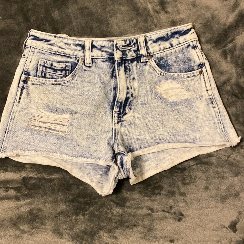 Kendall&Kylie shorts - Picture 2 of 5